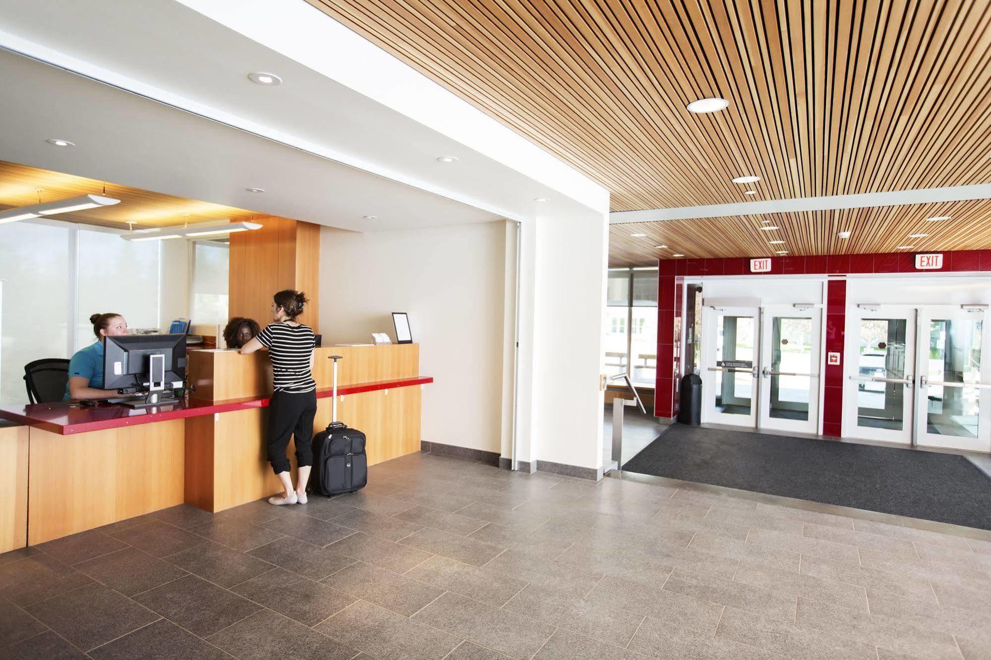 University Of Calgary - Seasonal Residence Extérieur photo